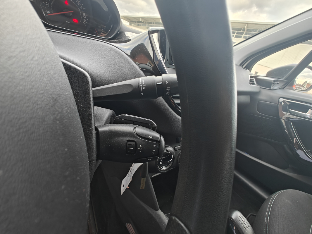 Peugeot 208 — 17