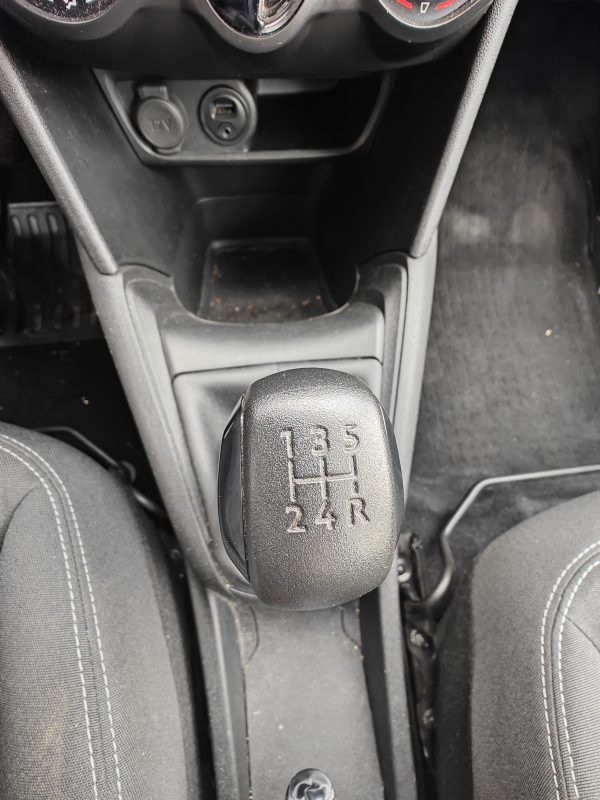 Peugeot 208 — 21