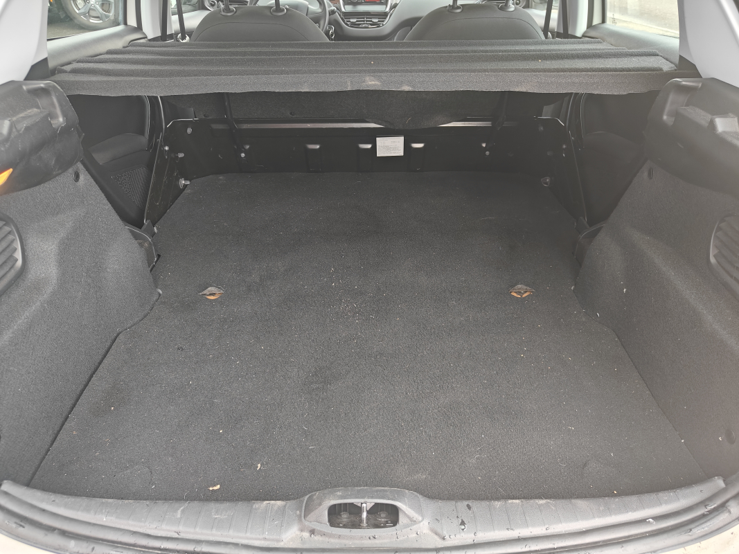 Peugeot 208 — 27