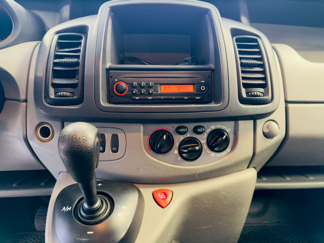 Renault Trafic — 15