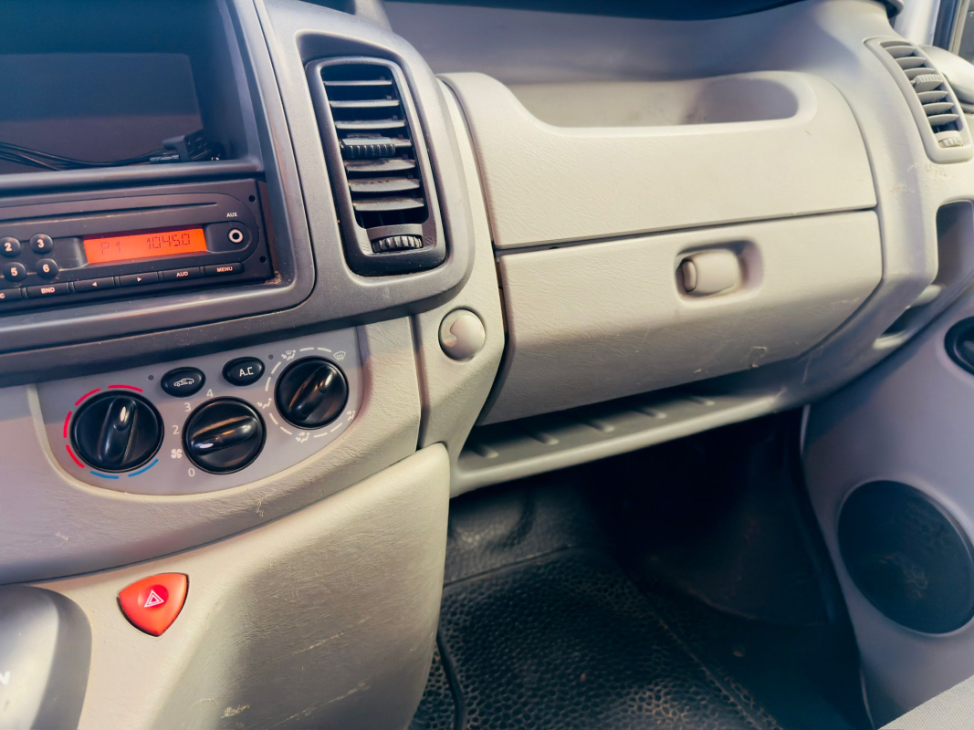 Renault Trafic — 16