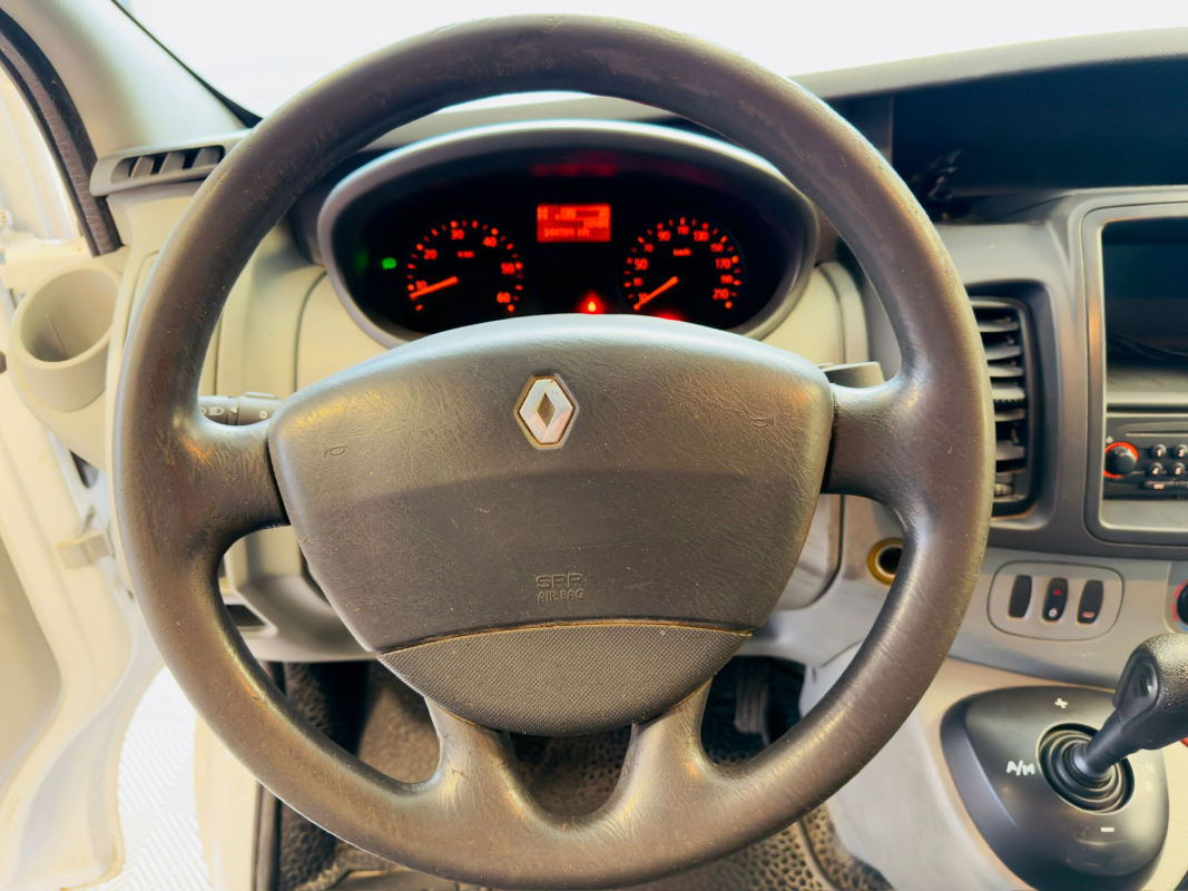 Renault Trafic — 13