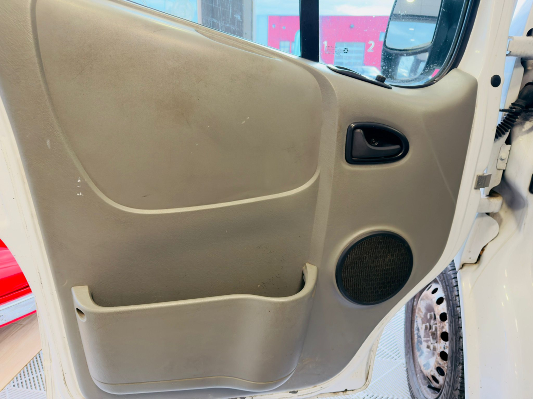 Renault Trafic — 27