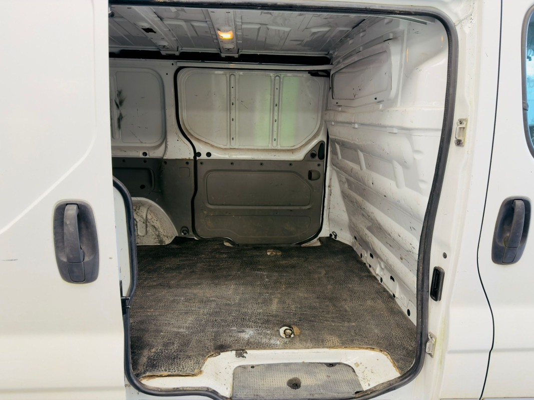 Renault Trafic — 19