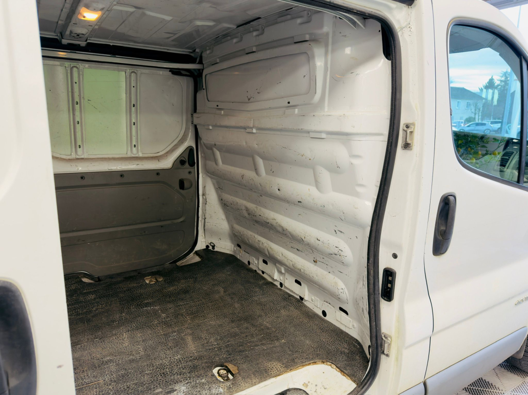 Renault Trafic — 21