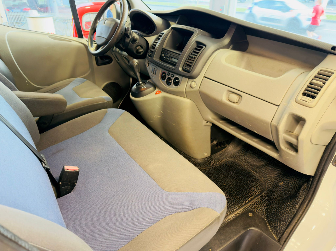 Renault Trafic — 18