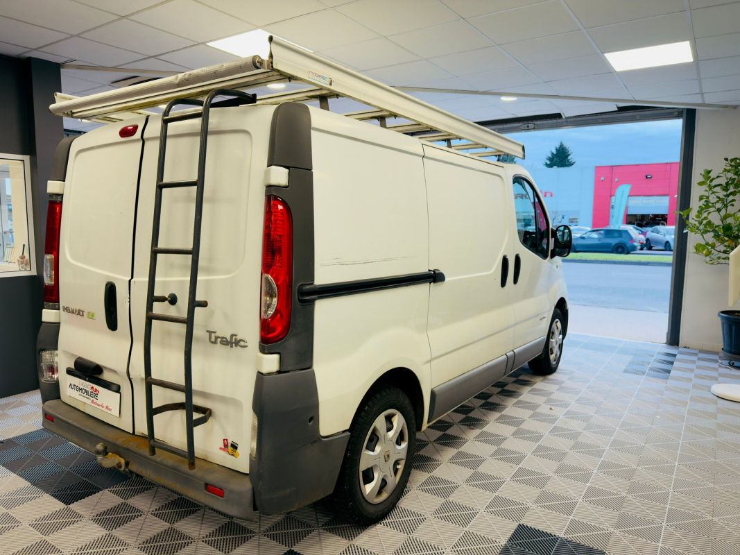Renault Trafic — 5