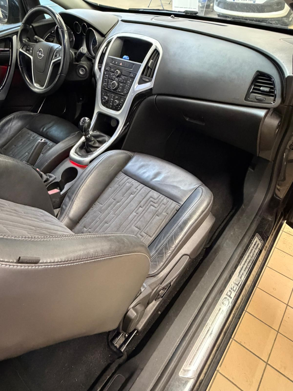 Opel Astra — 11
