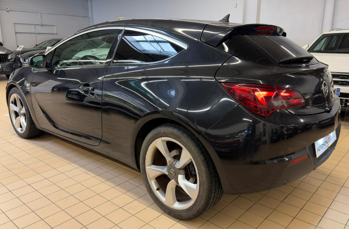 Opel Astra — 2