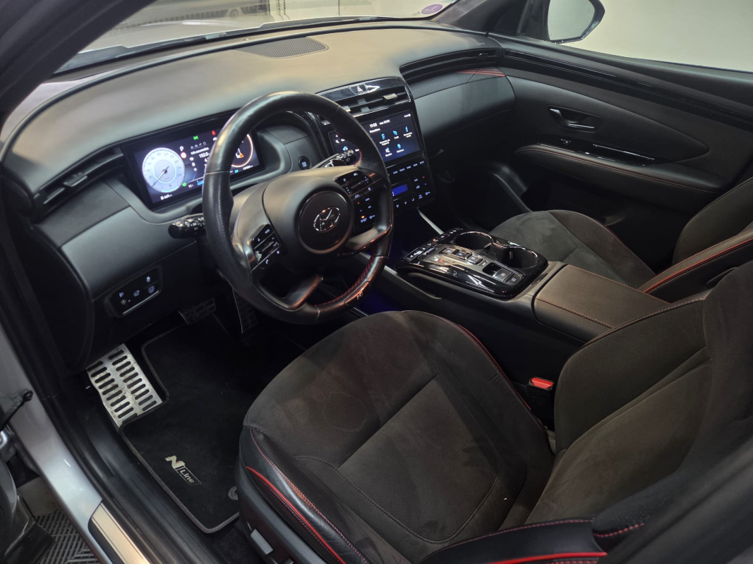 Hyundai Tucson — 12