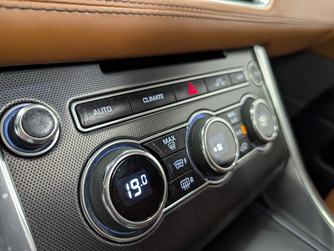 Land Rover Range Rover Sport — 22