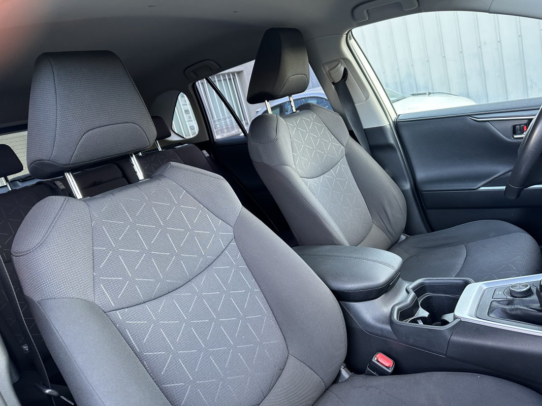 Toyota RAV4 — 11