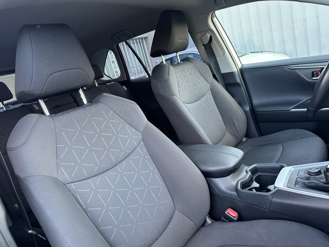 Toyota RAV4 — 9