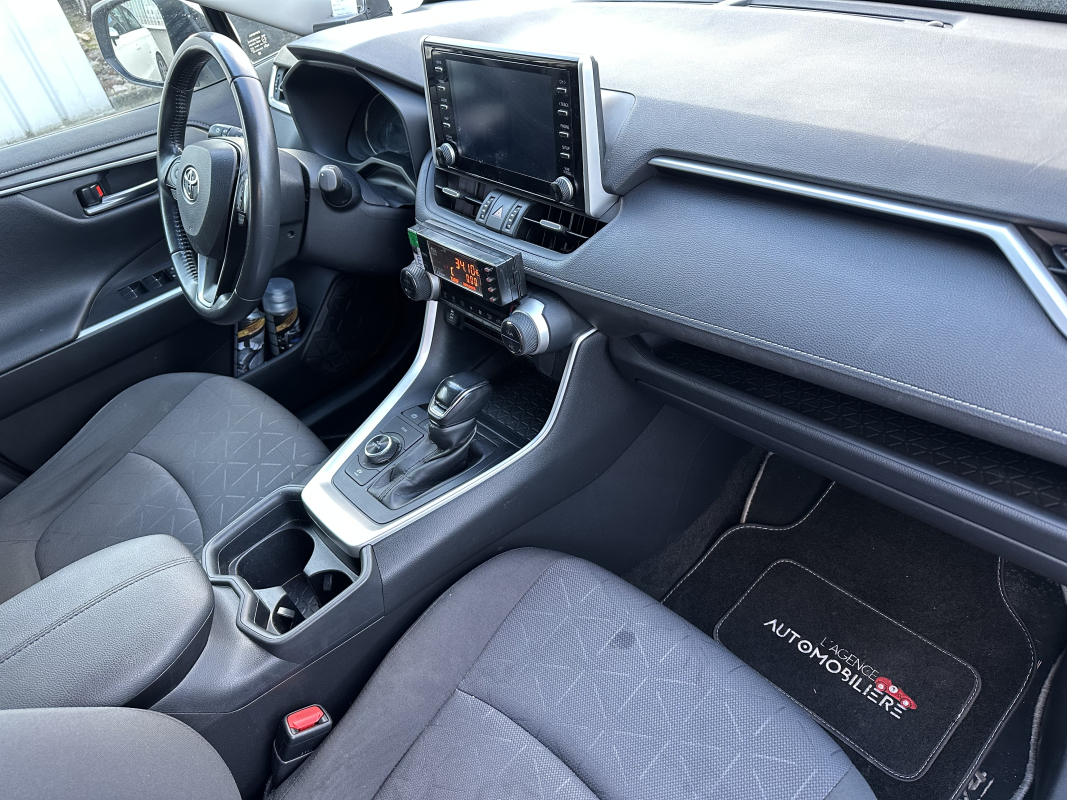 Toyota RAV4 — 8