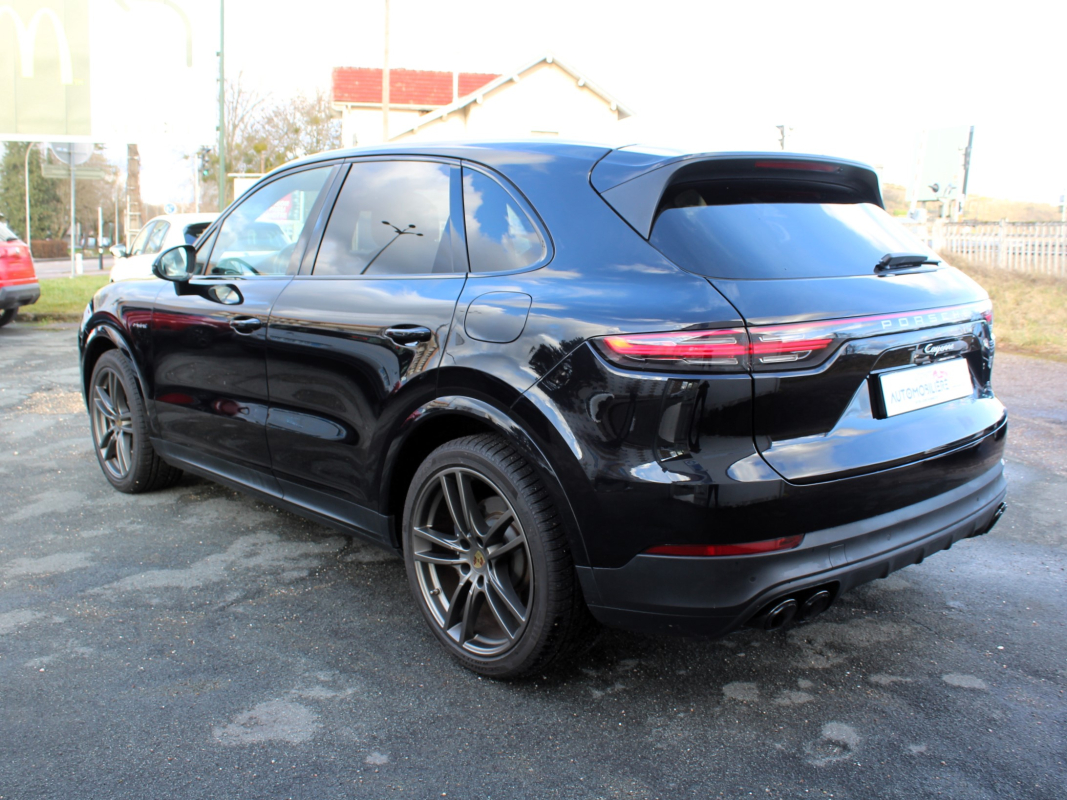 Porsche Cayenne — 5
