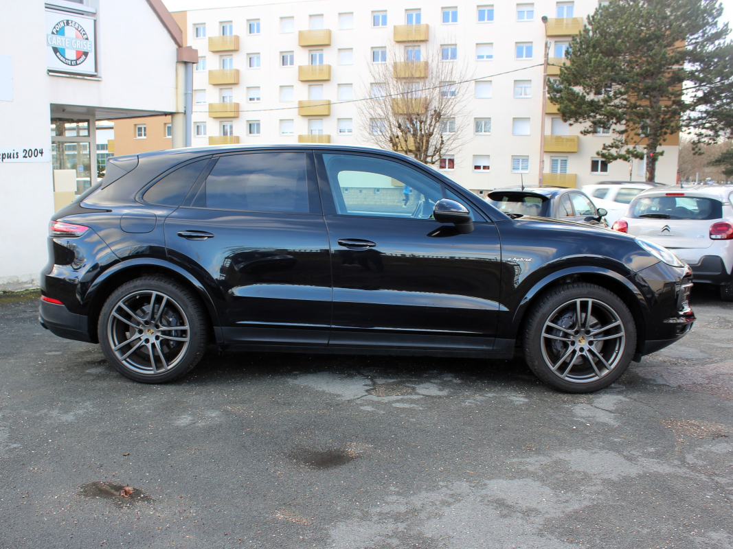 Porsche Cayenne — 21