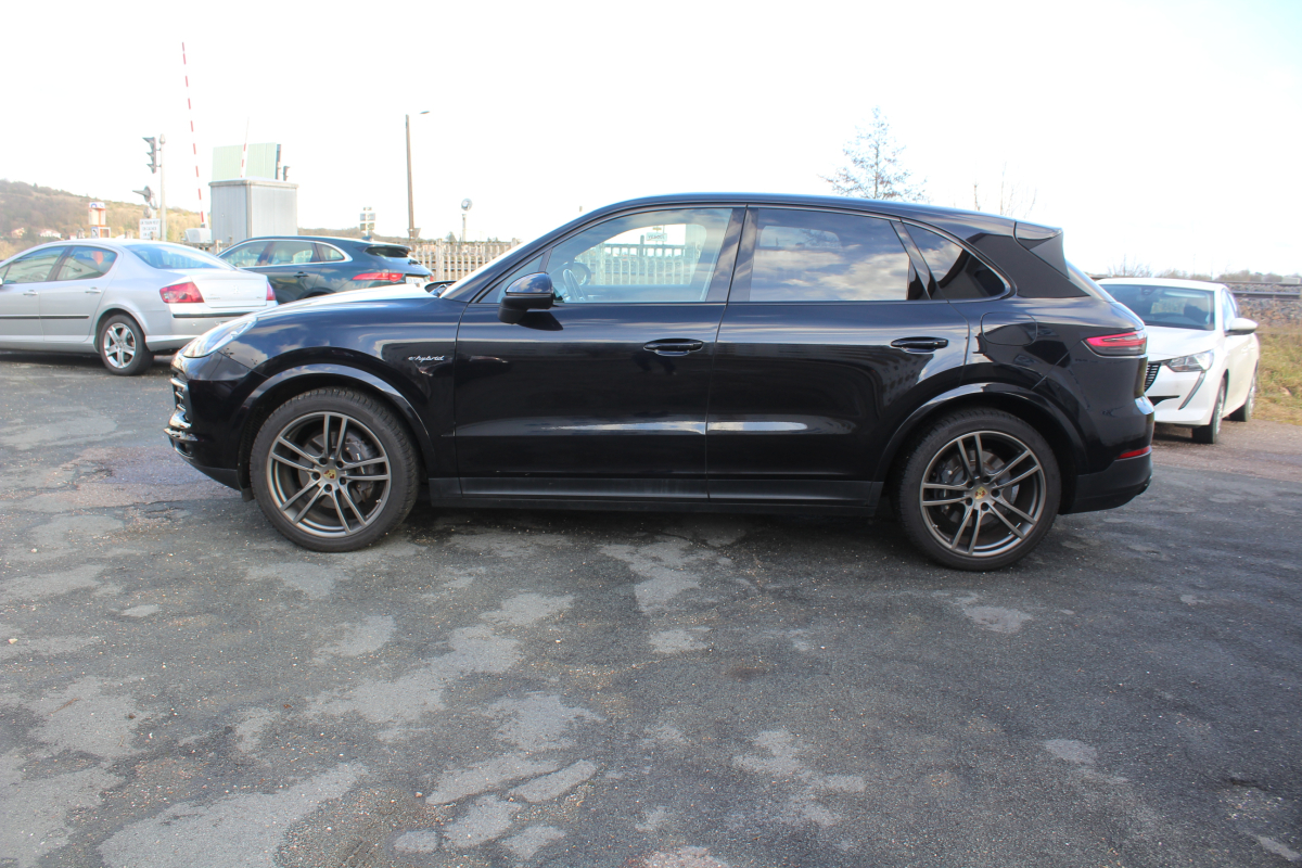 Porsche Cayenne — 4