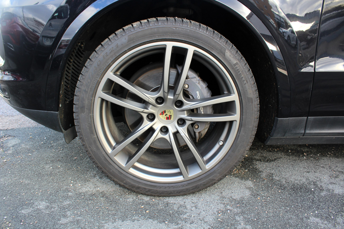Porsche Cayenne — 23