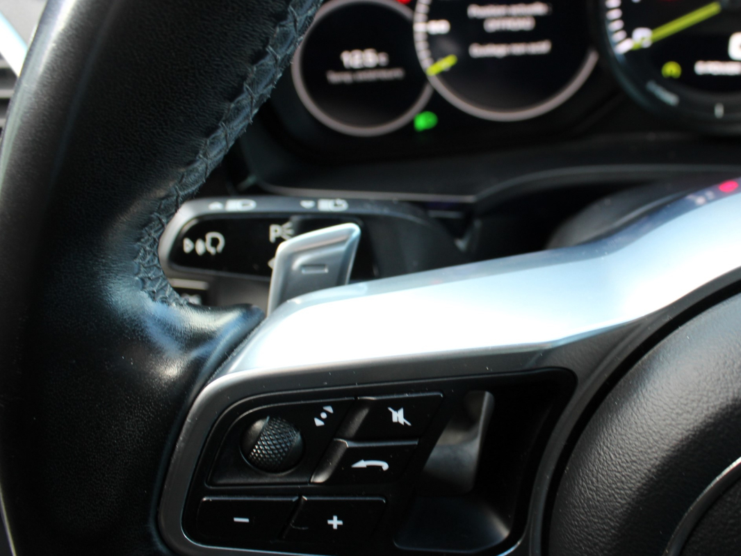 Porsche Cayenne — 36