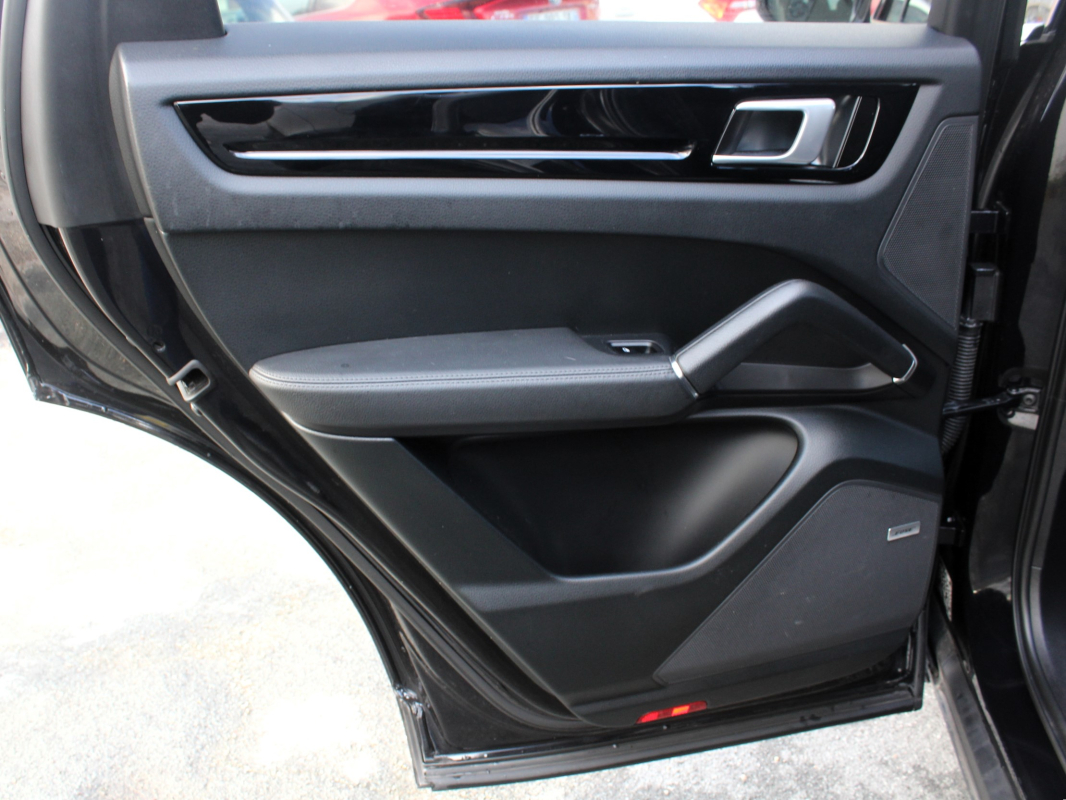 Porsche Cayenne — 27