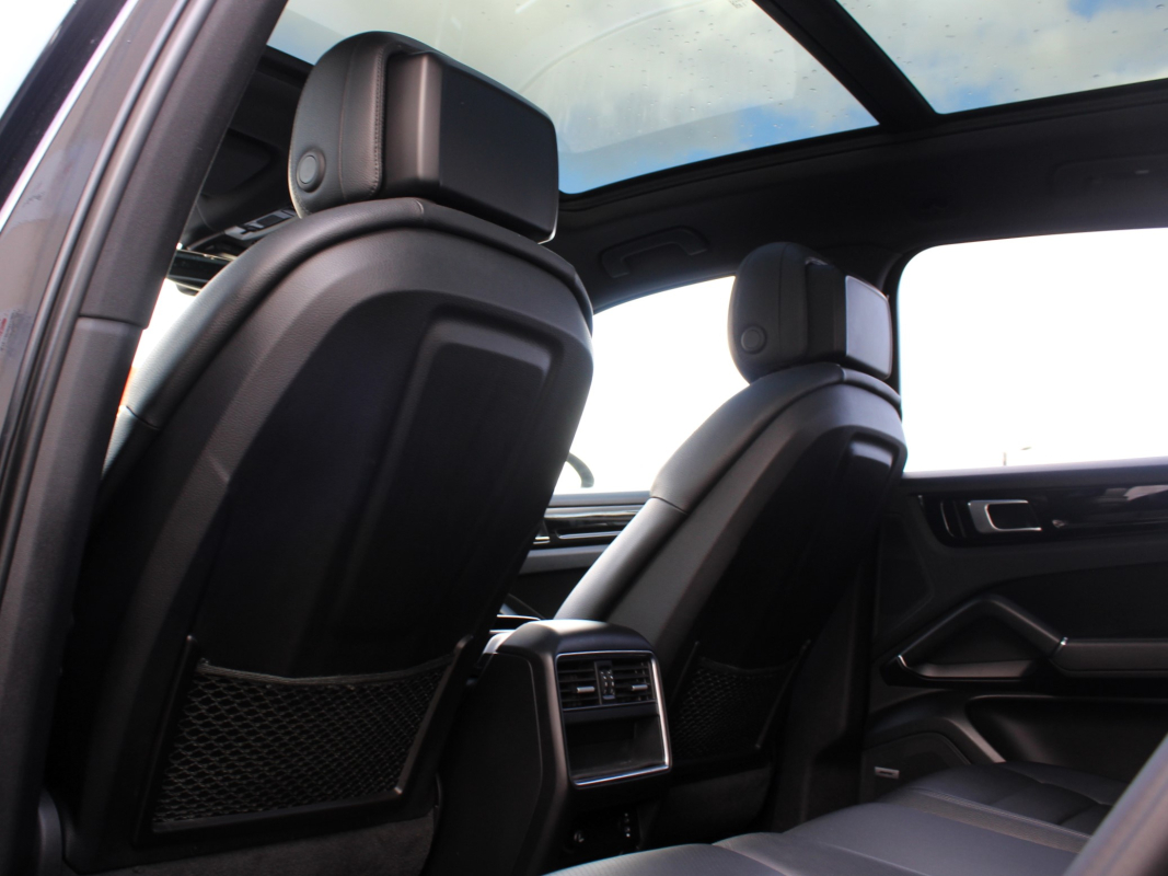 Porsche Cayenne — 28