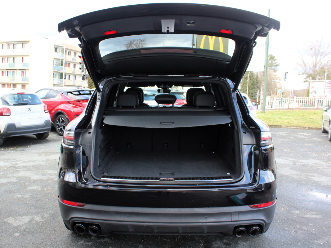 Porsche Cayenne — 25