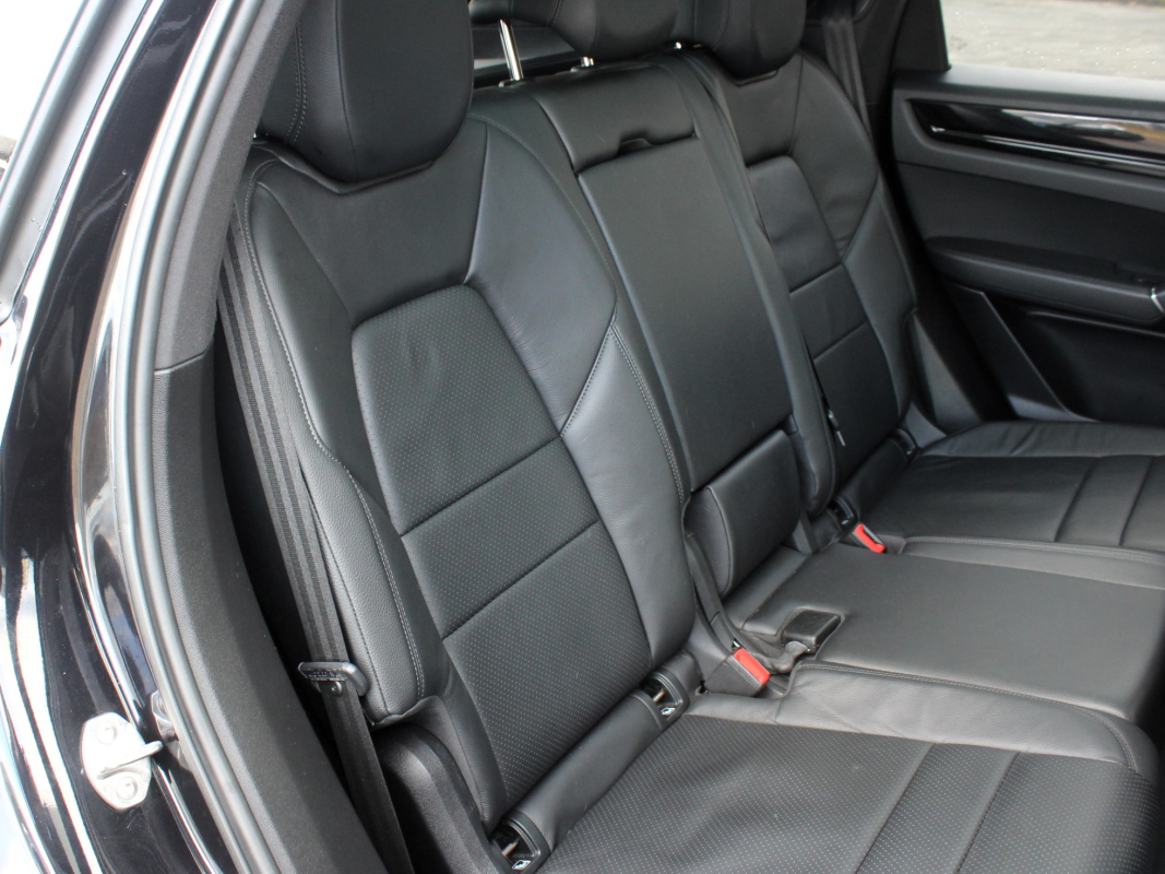 Porsche Cayenne — 32