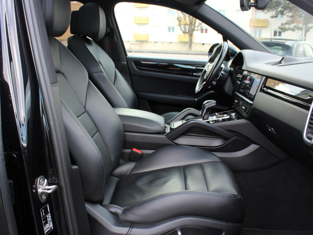 Porsche Cayenne — 13