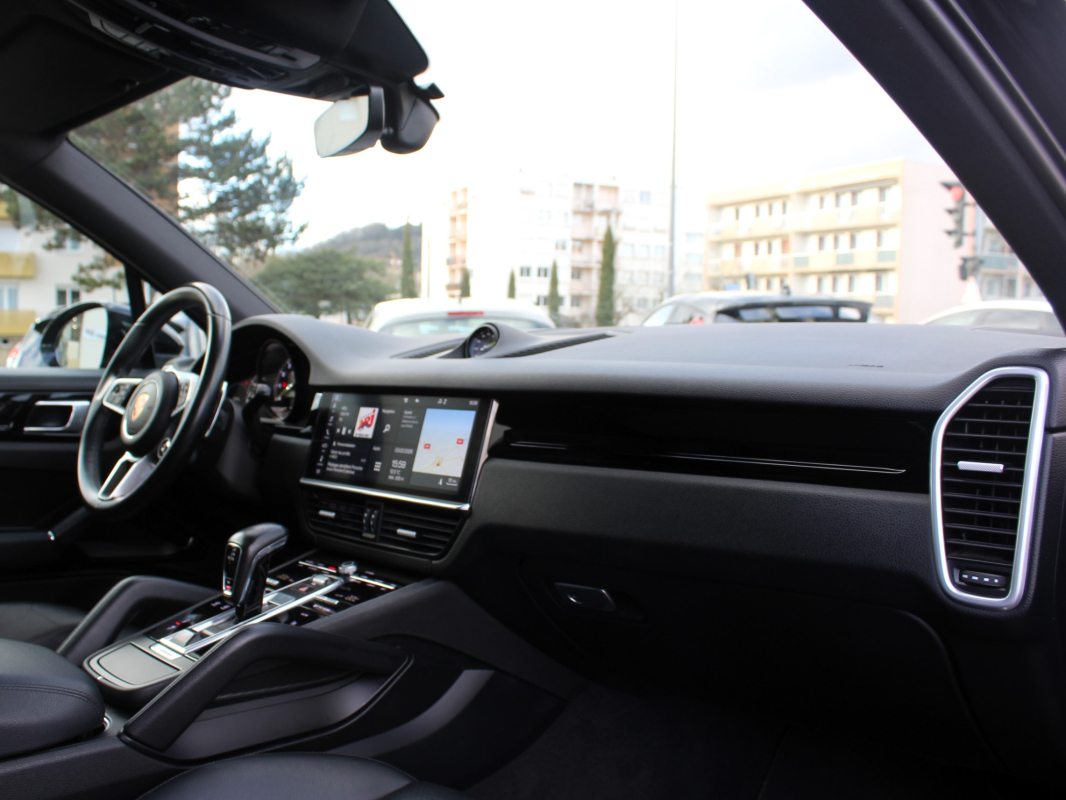 Porsche Cayenne — 15