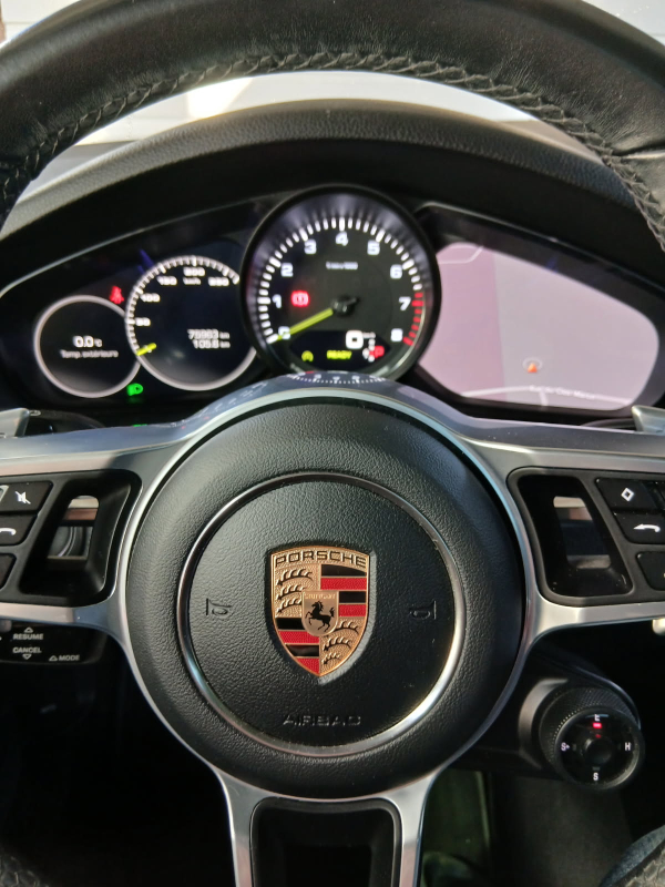 Porsche Cayenne — 37