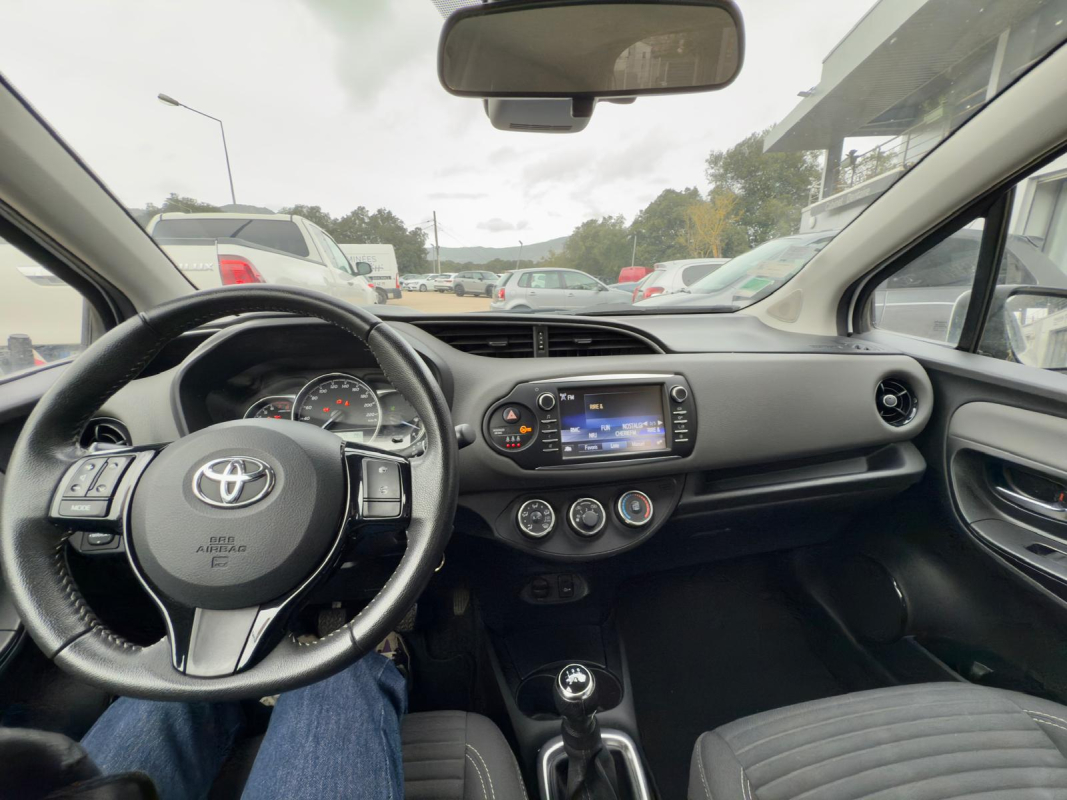 Toyota Yaris — 11