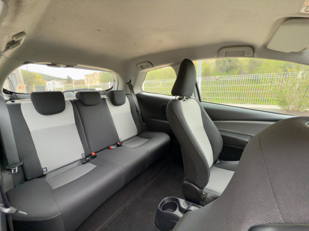 Toyota Yaris — 10