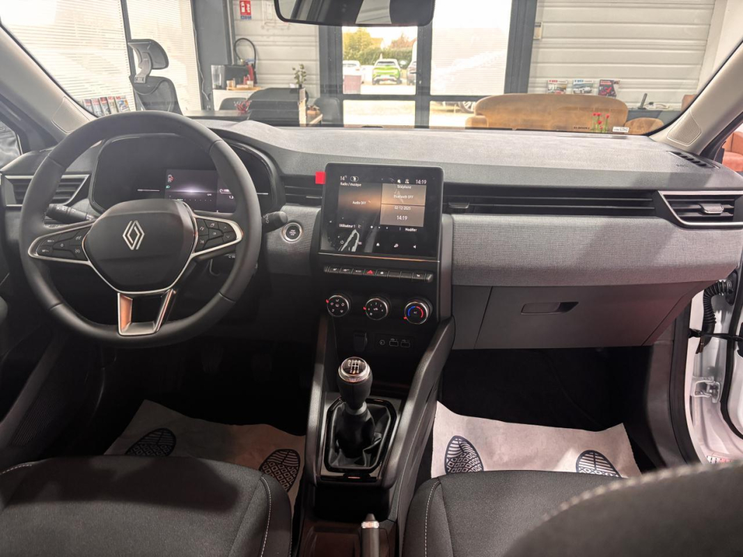 Renault Clio — 12