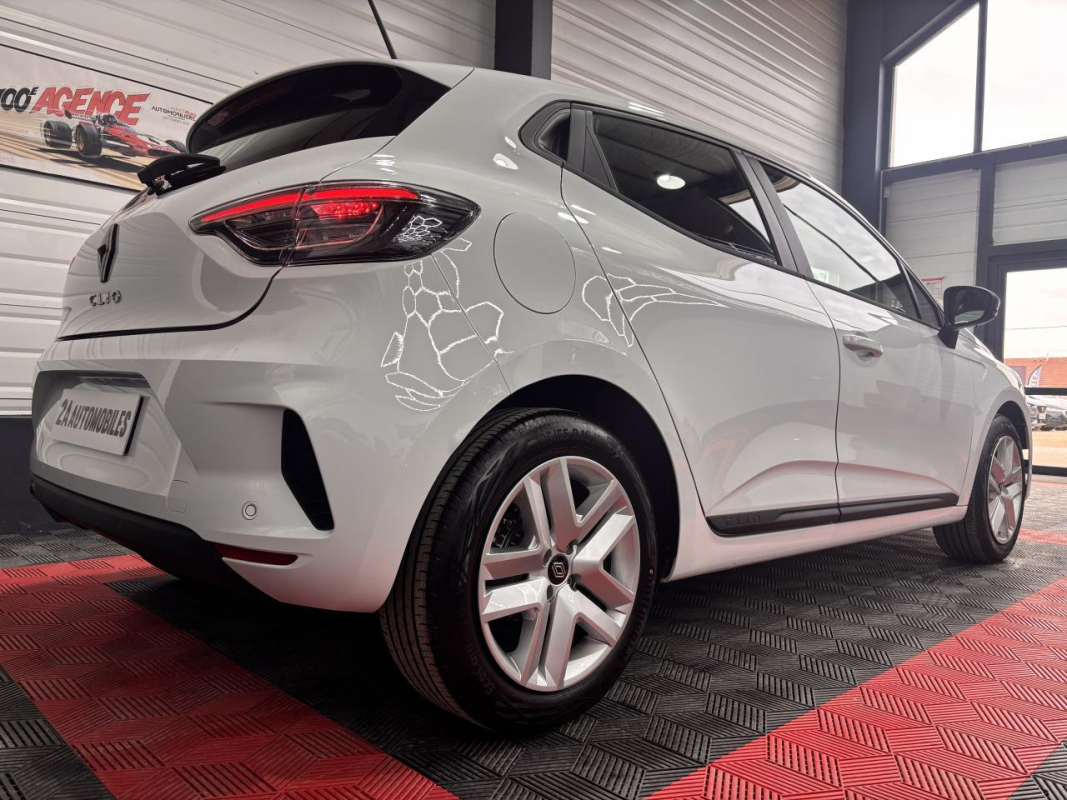 Renault Clio — 6