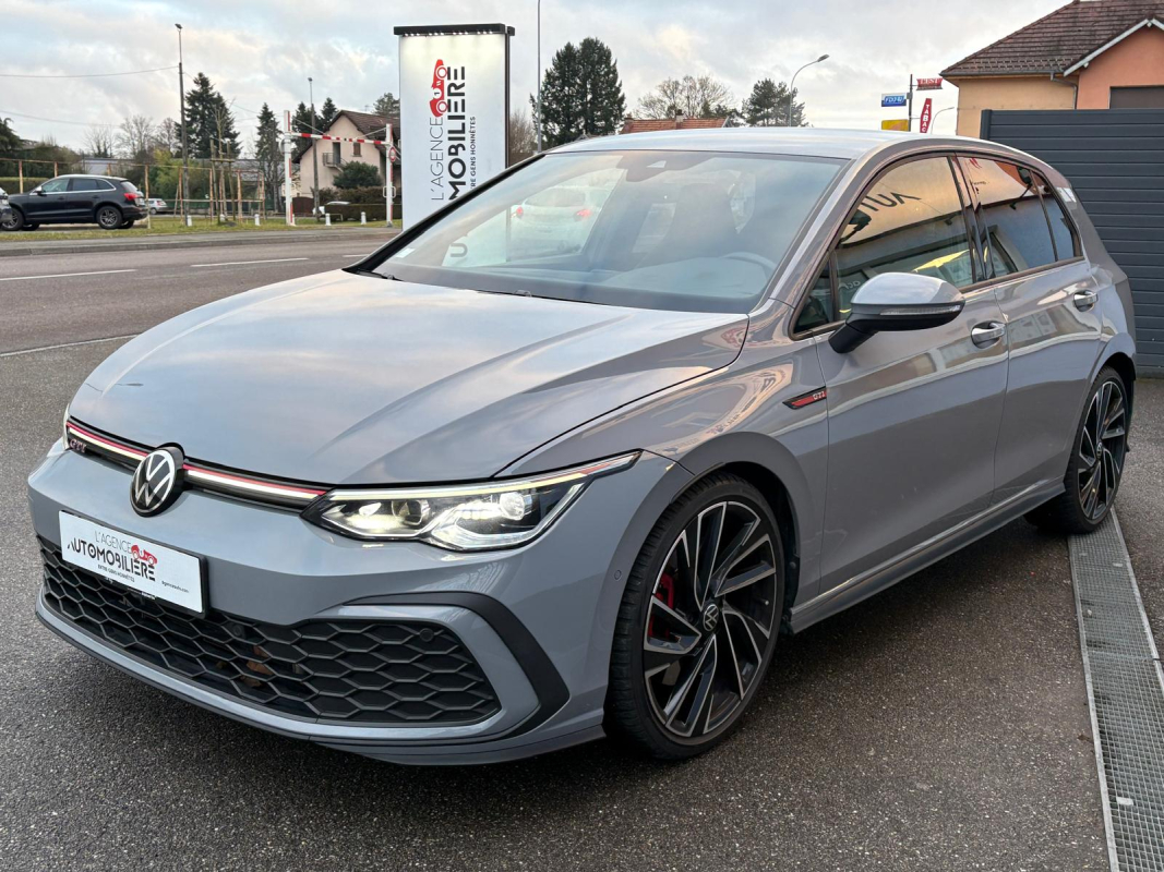 Volkswagen Golf — 3