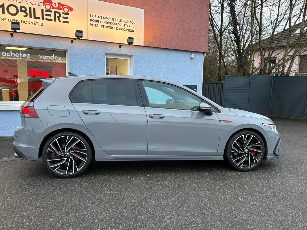 Volkswagen Golf — 8