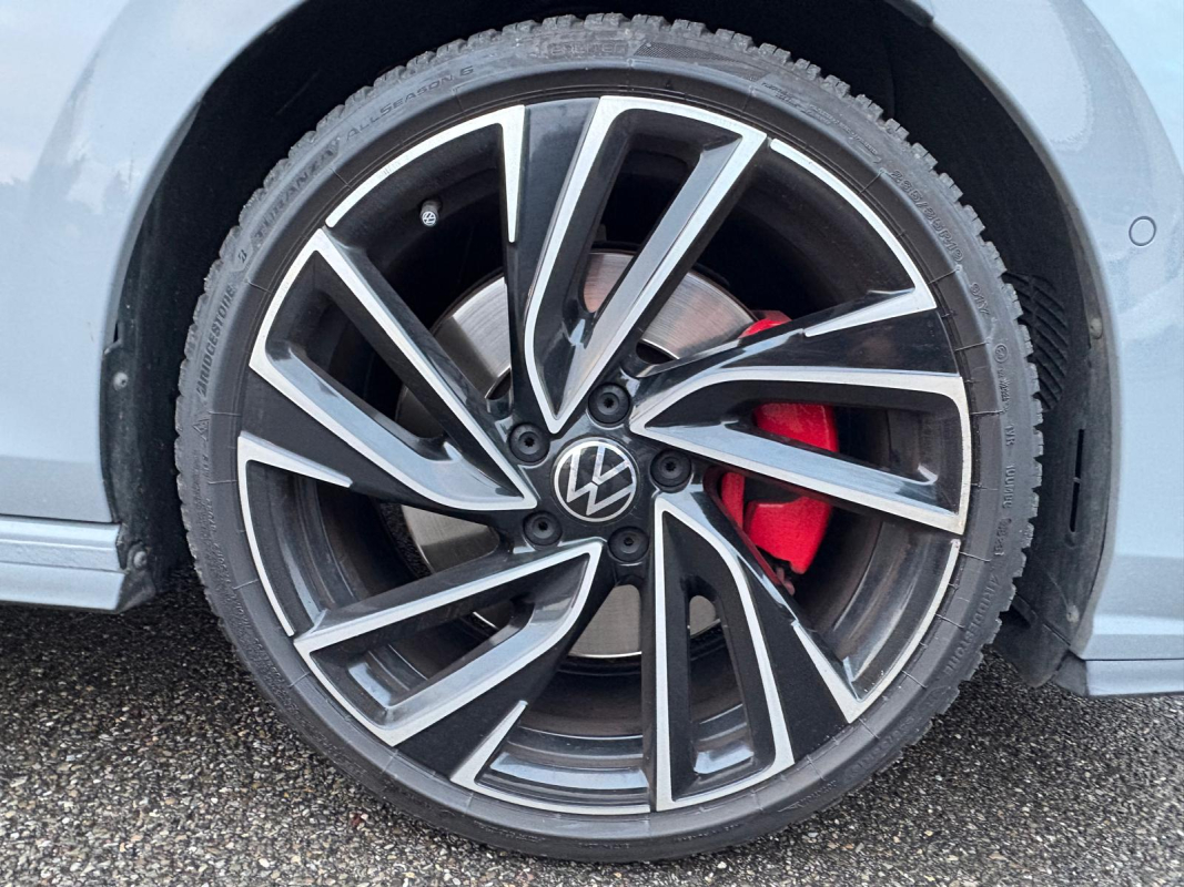 Volkswagen Golf — 35