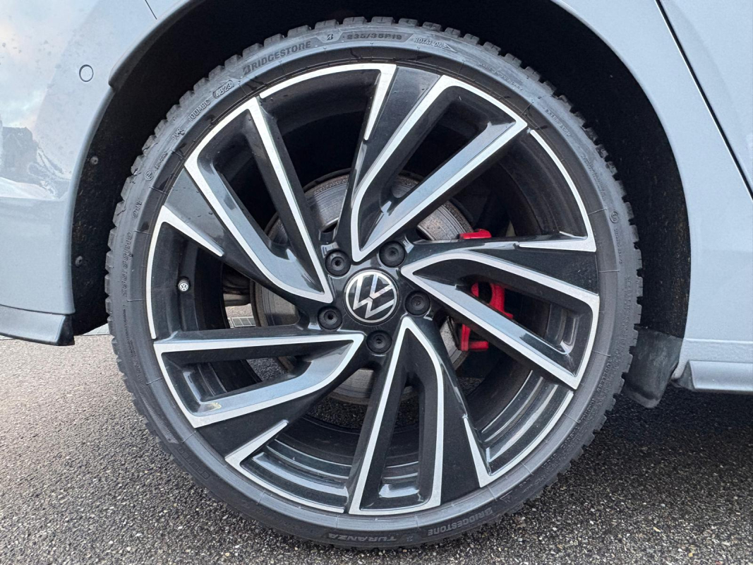 Volkswagen Golf — 36
