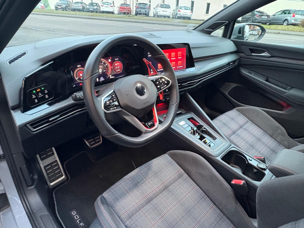 Volkswagen Golf — 10