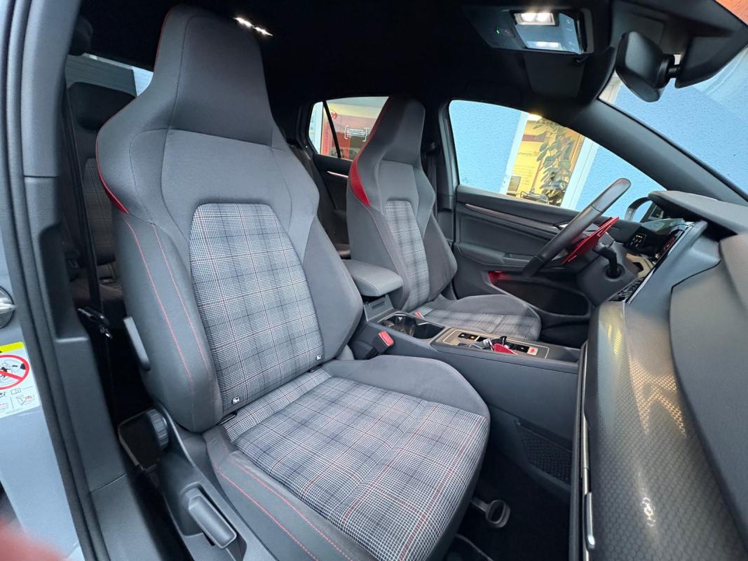 Volkswagen Golf — 14