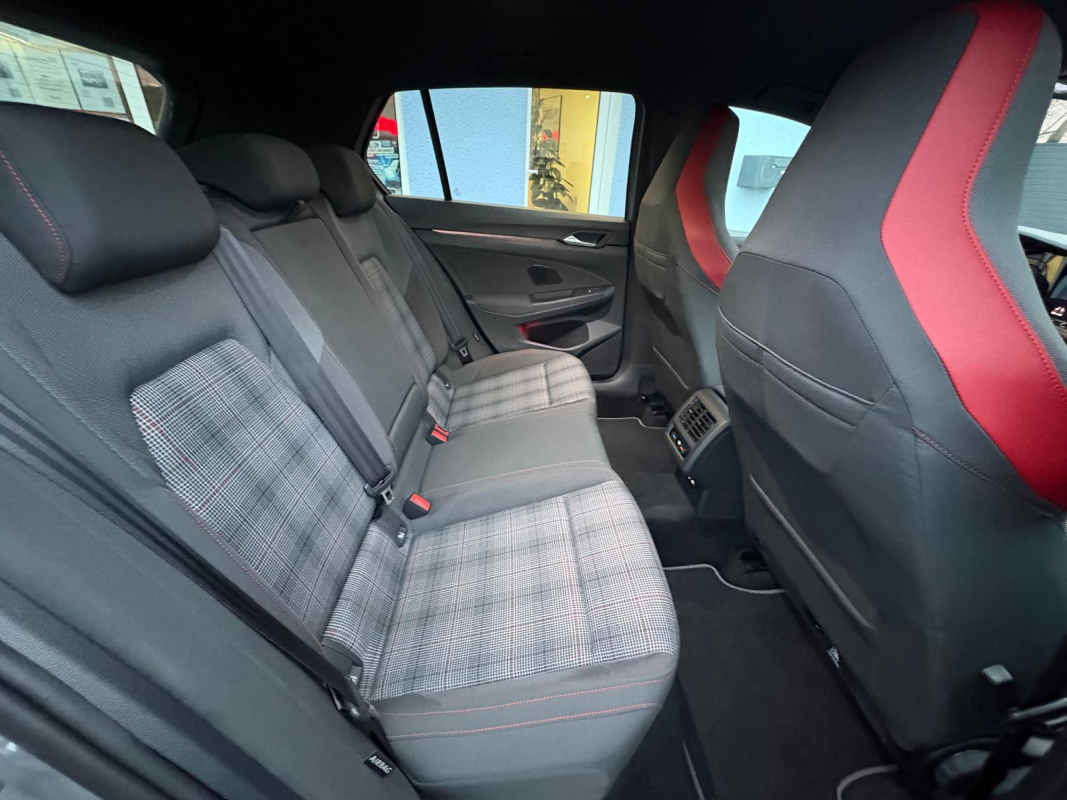 Volkswagen Golf — 13