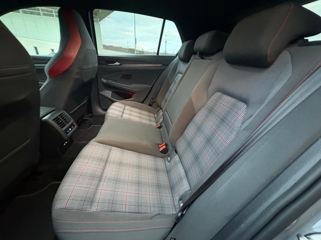 Volkswagen Golf — 12