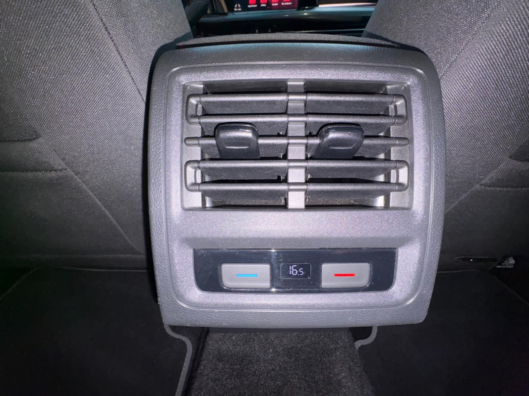 Volkswagen Golf — 33