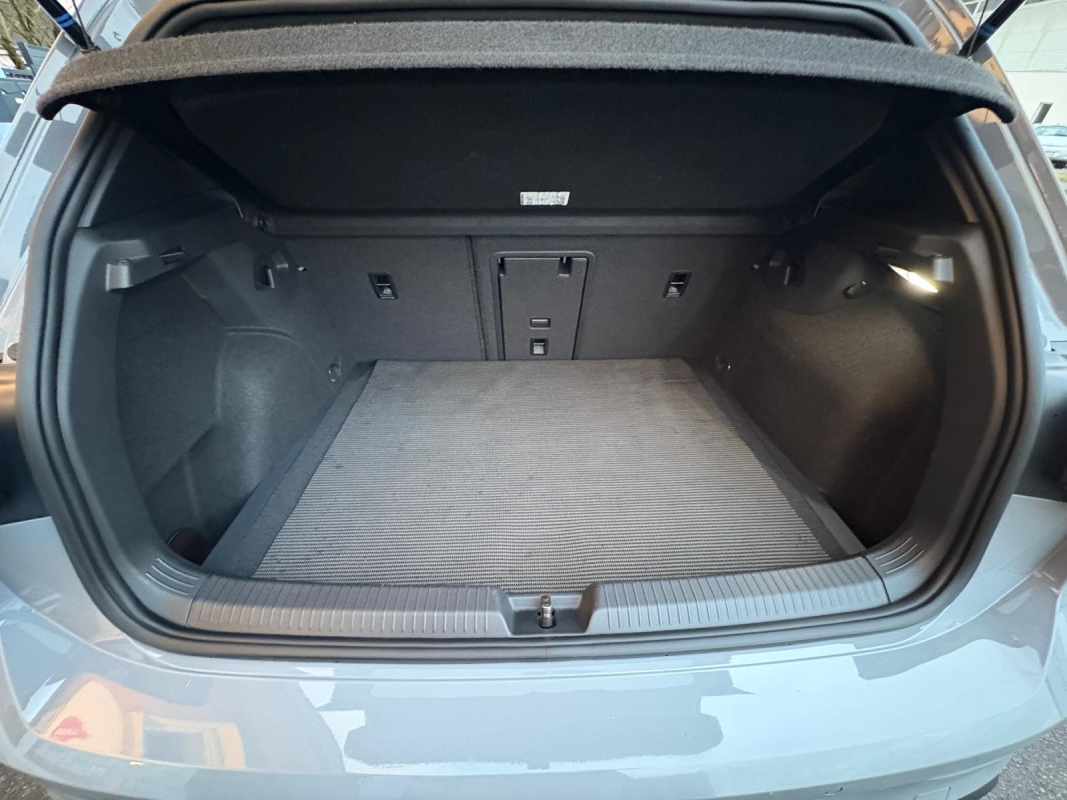 Volkswagen Golf — 38