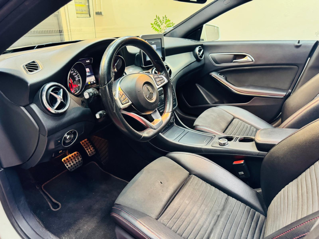 Mercedes Classe CLA — 10