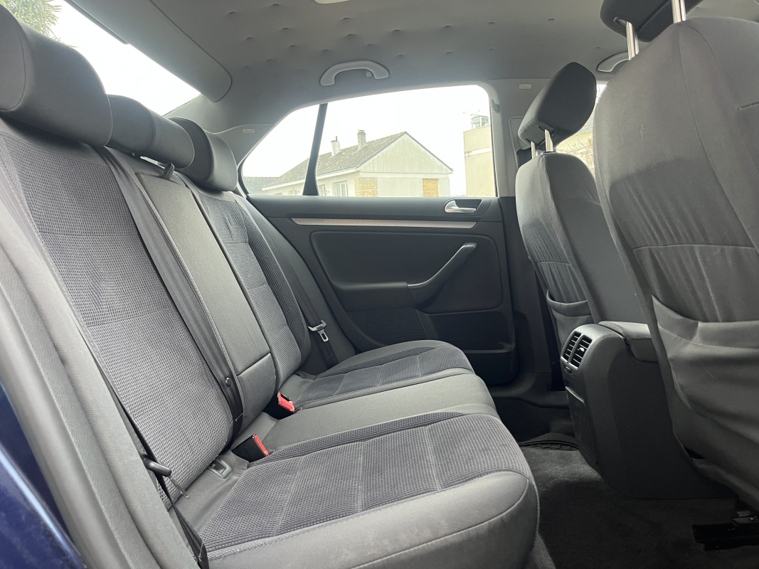 Volkswagen Jetta — 15
