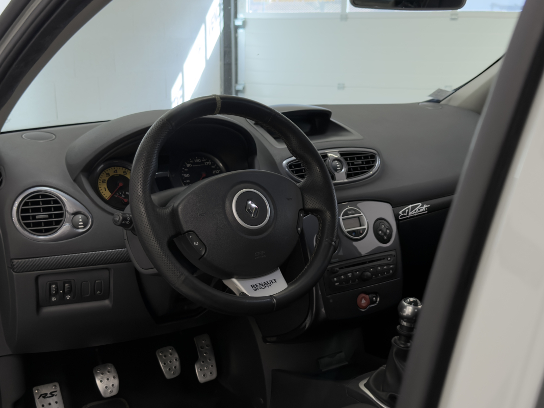 Renault Clio — 30