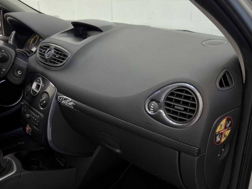 Renault Clio — 19