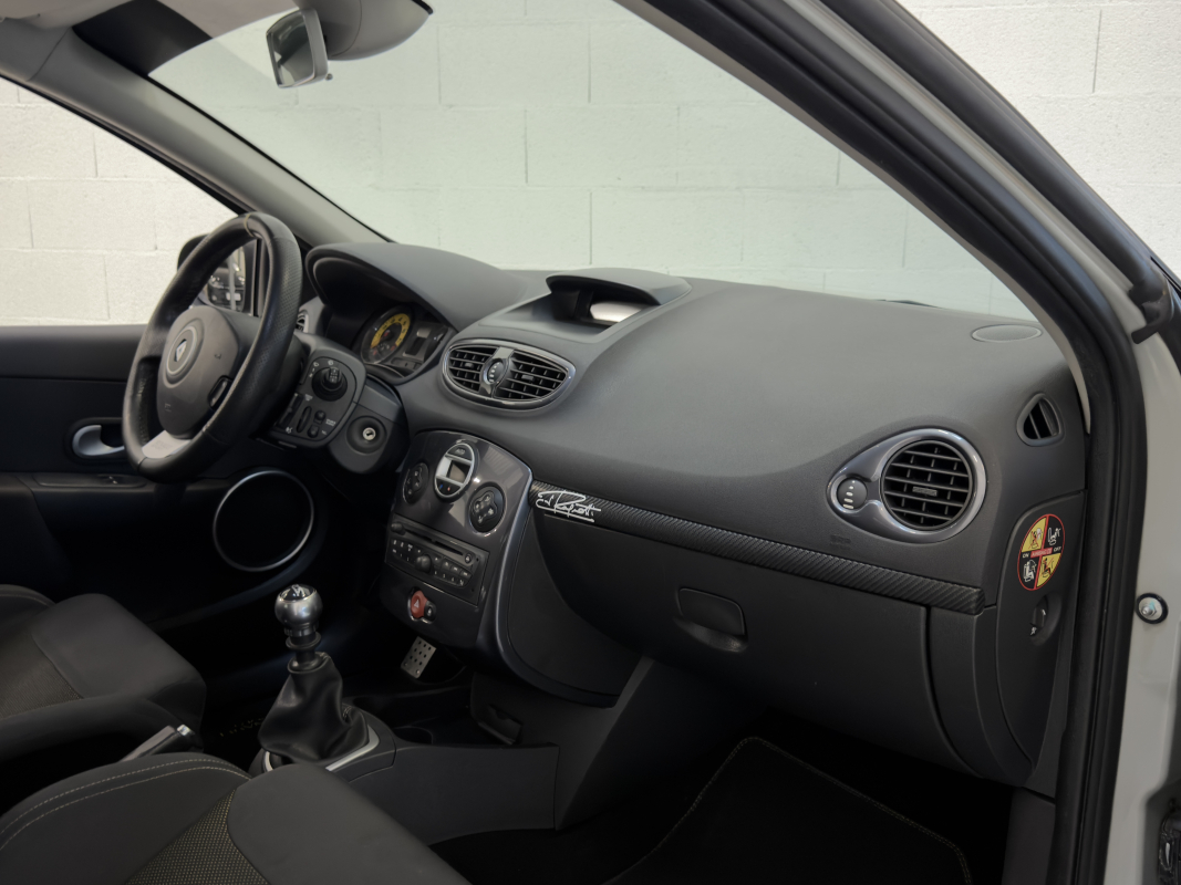 Renault Clio — 18