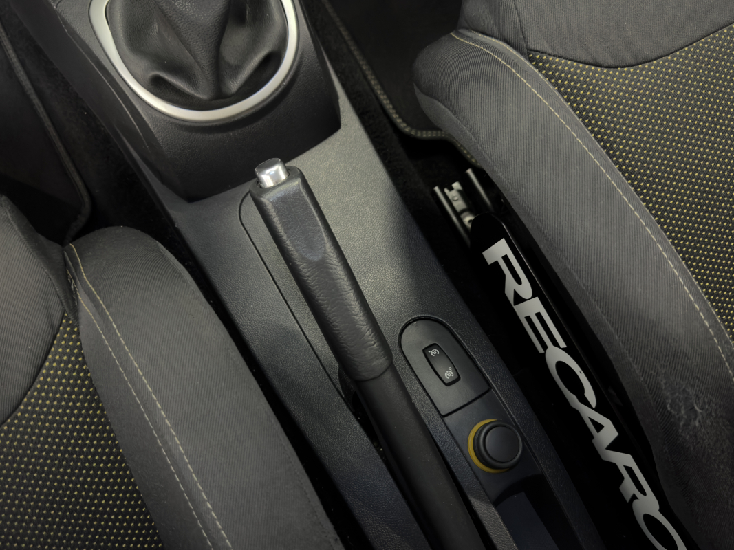 Renault Clio — 24
